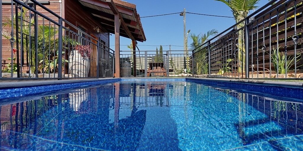 על גדות הירדן הבריכה (5).jpg