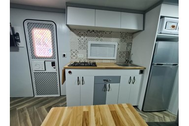 קרוואן שירת הים  - הקרוואן