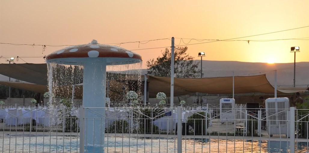 מאי גלמפינג נווה מדבר חוץ (3).jpg