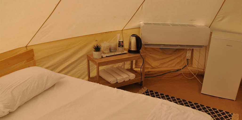 מאי גלמפינג נווה מדבר גלמפינג (1).jpg