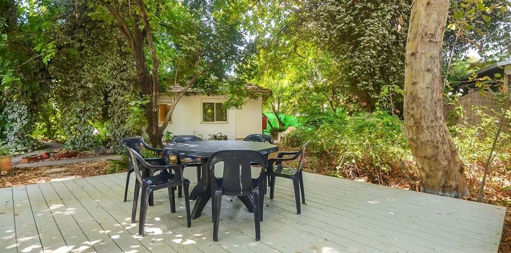 בבוסתן - תמר ודני שחר A1_(32) משפחתית חוץ.jpg