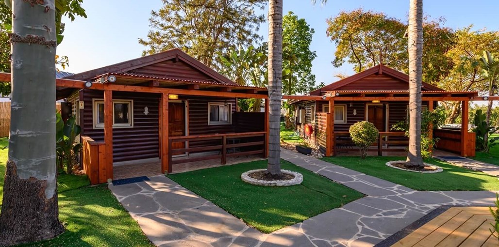 הלנה אירוח כפרי - HELENA החצר (3).jpg