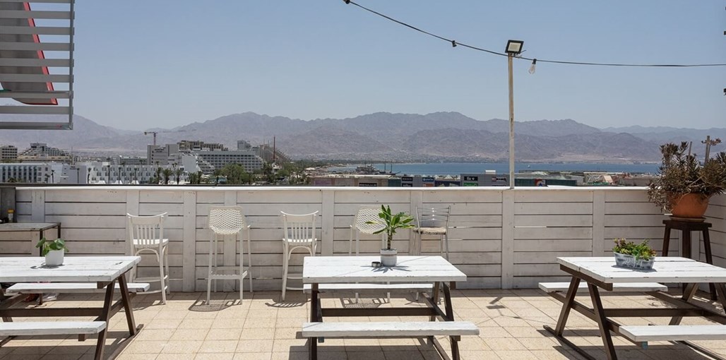 אכסניית הנסיך הקטן גג 3.jpg