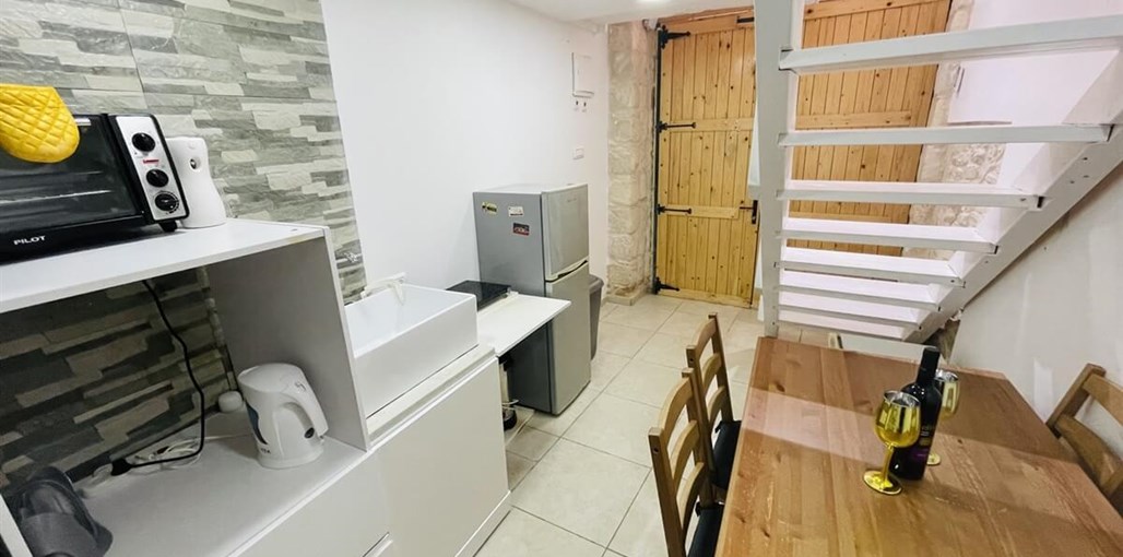 צימרים בעתיקה צימר בלב העתיקה (3).jpg