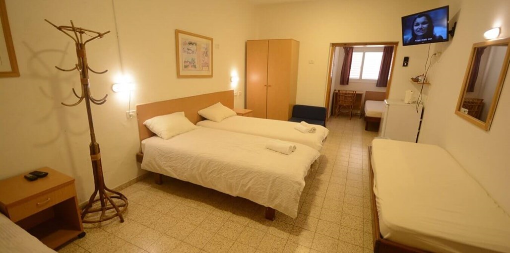 גני דורות - אירוח בקיבוץ אורחן מטיילים (3).JPG