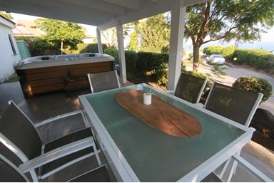 כנרת הילס - Kinneret Hills - החצר