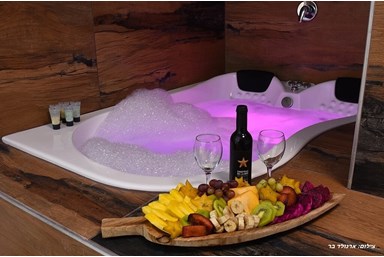 סוויטות הימה - סוויטת שקד