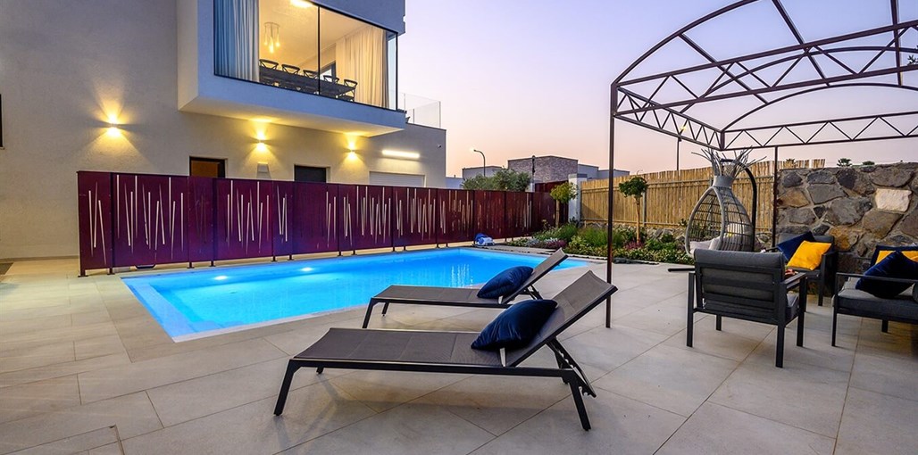 הבית באגם מתחם חוץ משותף (23).jpg