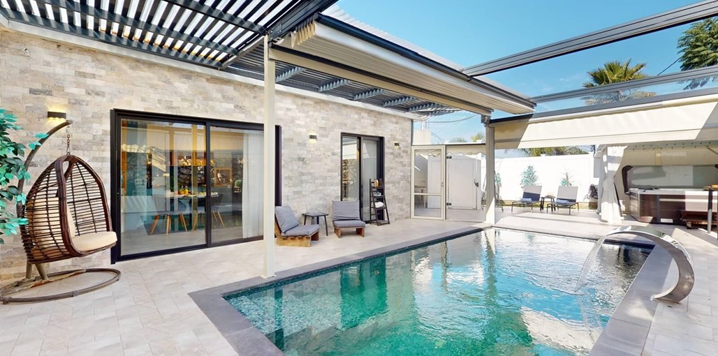 זוהר בגליל החצר (2).jpg