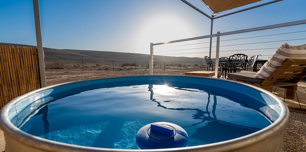 אבן על הנחל DSC09852-941.jpg