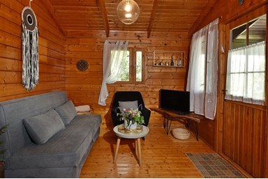 בקתות בית מאיר אבירים  - בקתת אלה