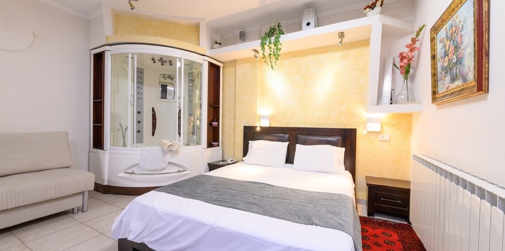 אחוזת רום משפחתית (2).jpg