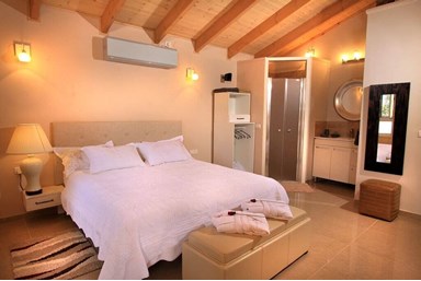 צימר מתוש - החצר