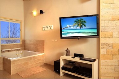 צימר מתוש - החצר