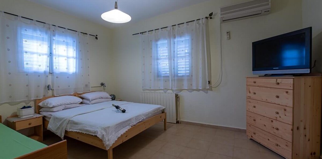 צימר כפרי הררית הררית (21) חדר ניתאי.jpg