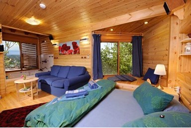 און בר קייט - עץ התות