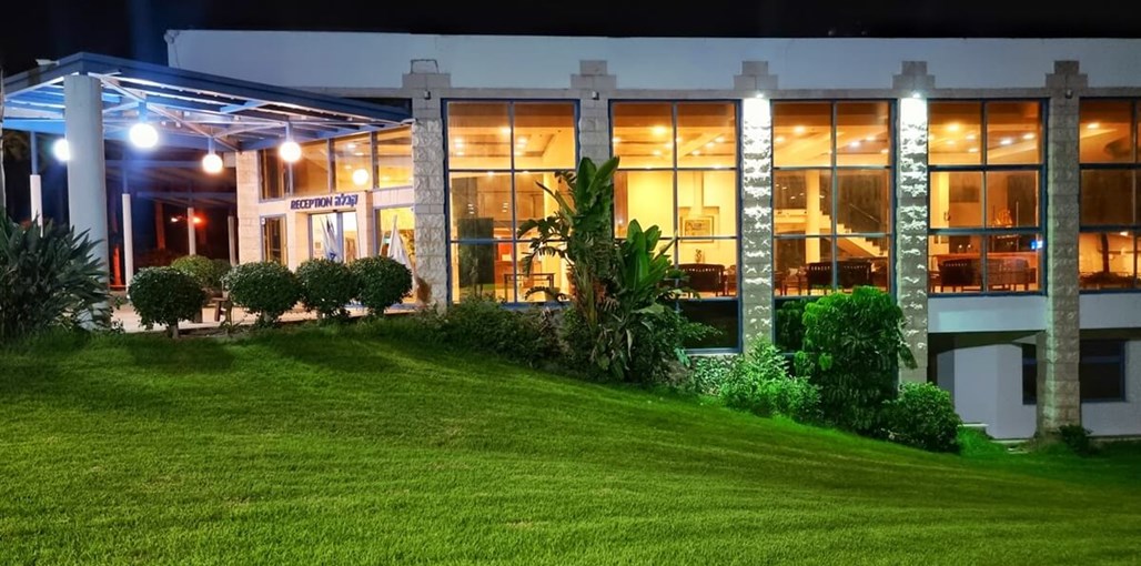 מעגן עדן - כפר נופש בכנרת LOBBY.jpg
