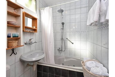 נופש נאמן באמירים - קוטג' מערב