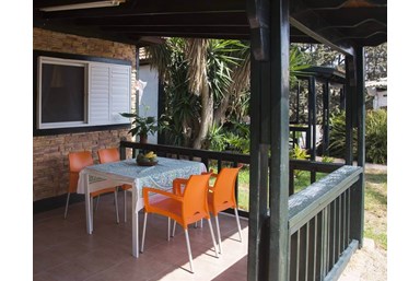 בתי נורית - בקתות למשפ' וזוגות ברמות - החצר והנוף