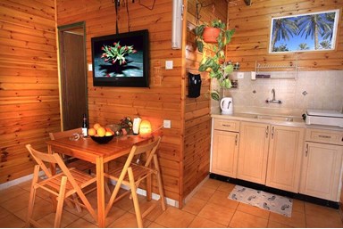 בתי נורית - בקתות למשפ' וזוגות ברמות - החצר והנוף