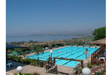 בתי נורית - בקתות למשפ' וזוגות ברמות - הבקתות המשפחתיות