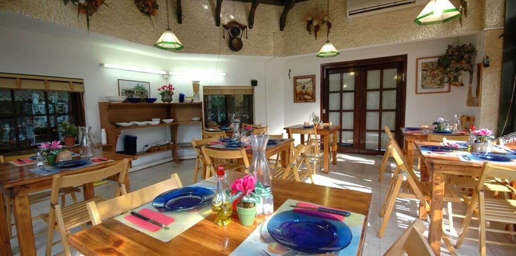 בתי נורית - בקתות למשפ' וזוגות ברמות מתחם אירועים ומסעדה (1).JPG