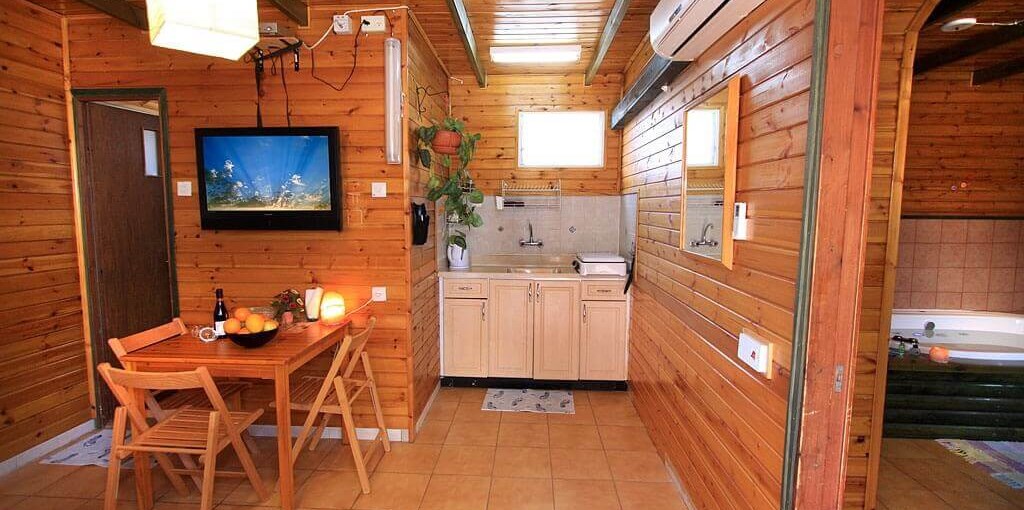 בתי נורית - בקתות למשפ' וזוגות ברמות בקתות משפחתיות (17).jpg