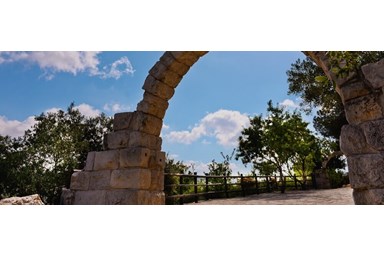 מלון לוגוס בהרים יד השמונה - הגן התנ"כי