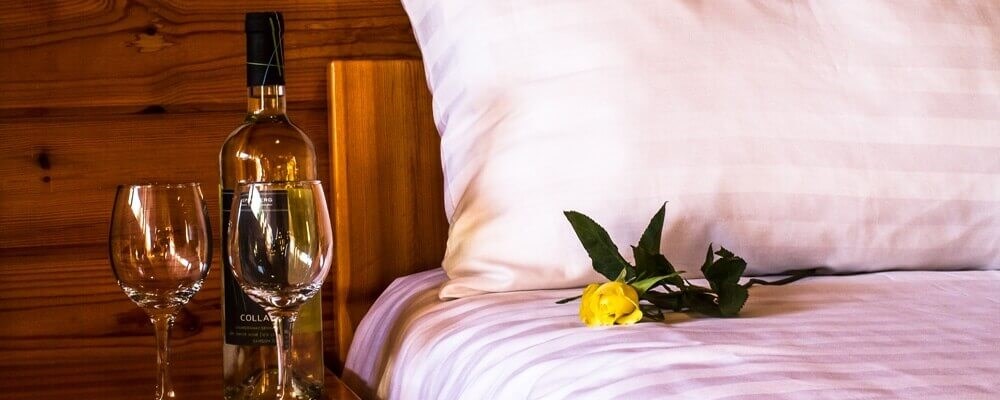 מלון לוגוס בהרים יד השמונה חדרי עץ (1).jpg