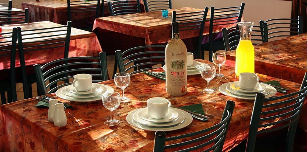 אלעזר חדרי אירוח חדר אוכל (1).JPG