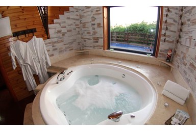 בקתות בטבע  - הסוויטה המלכותית