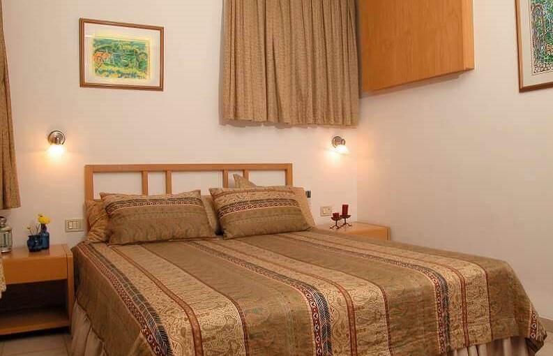 מבט לחרמון סוויטת גולן4.jpg