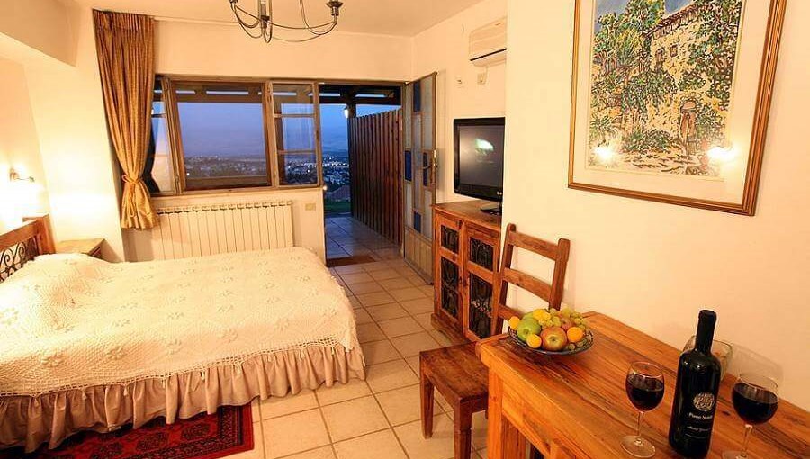 מבט לחרמון סוויטת גליל3.jpg