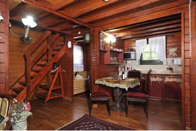 בקתות עץ - נוף ירדן - בקתת קארין