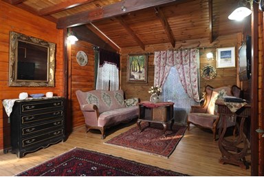 בקתות עץ - נוף ירדן - בקתת קארין